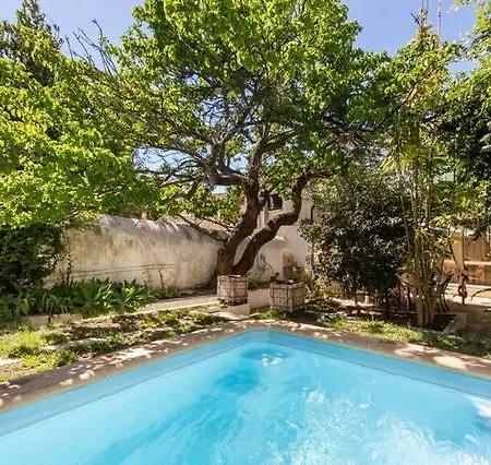 Casa Amarela בית הארחה לאגוּ‏ש