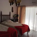 Pensionat Casa Amarela *